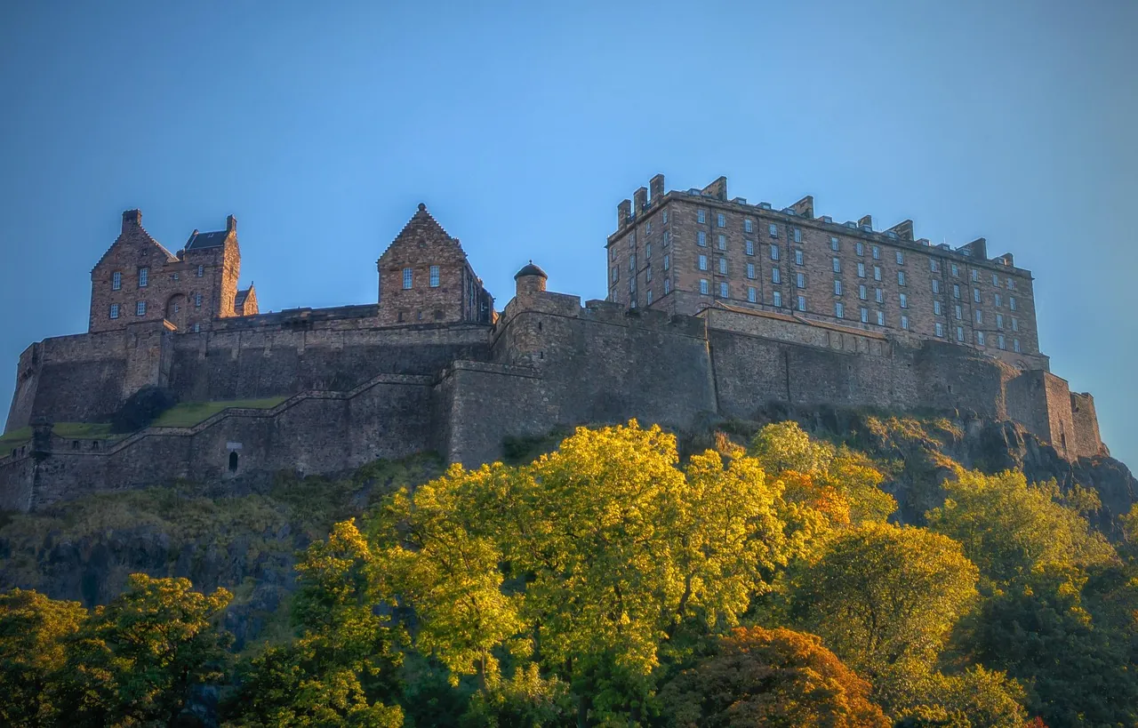 Edinburgh Castle above the Old Town rooftops, one of the best places to visit in Scotland